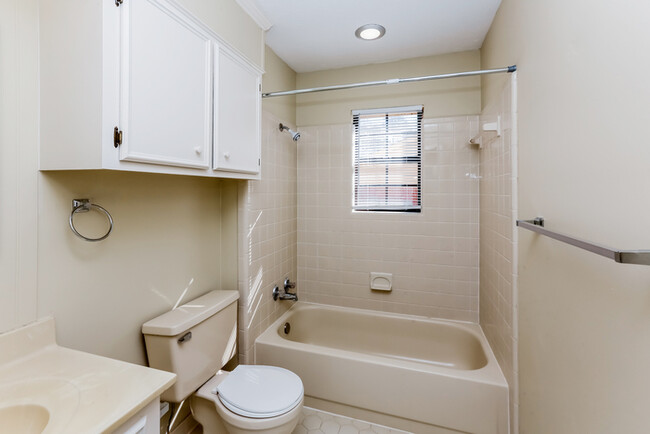 Building Photo - Beautiful 3 Bedroom in Great Location!