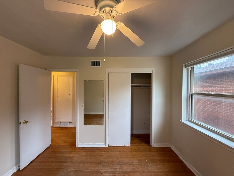 Building Photo - 5417 NW 46th Terrace