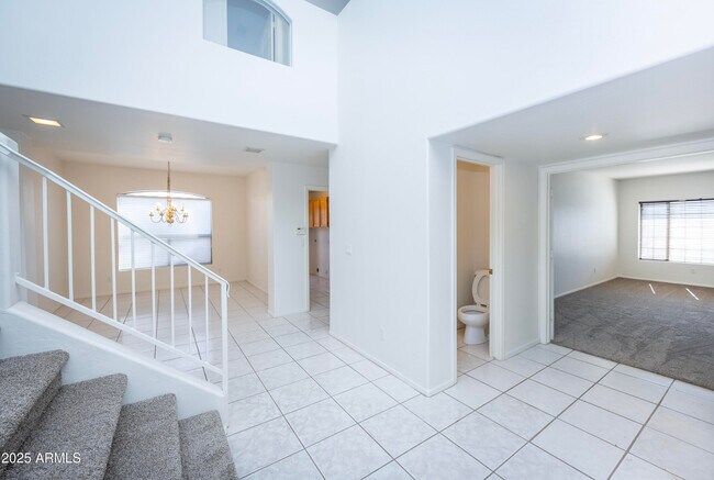 Building Photo - 3844 E Kings Ave