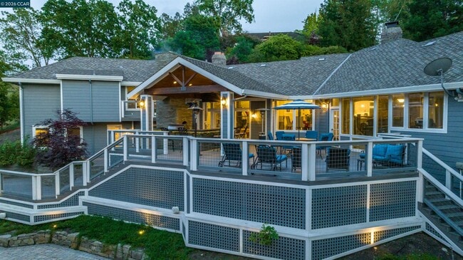 Building Photo - 2324 Saddleback Dr
