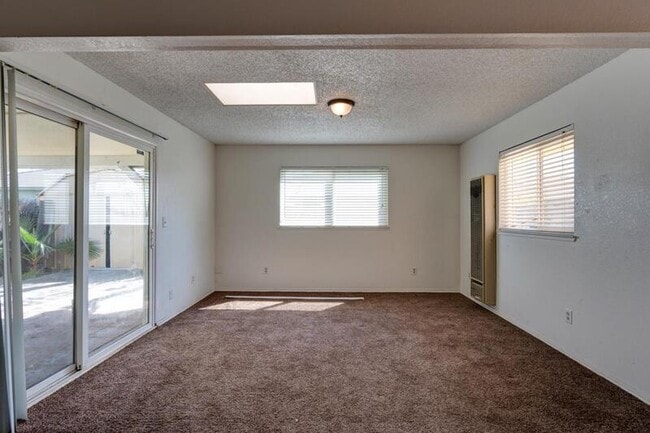 Building Photo - 2768 Saratoga Ave