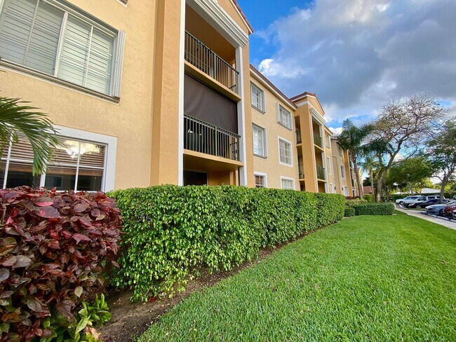 Building Photo - 135 Yacht Club Way
