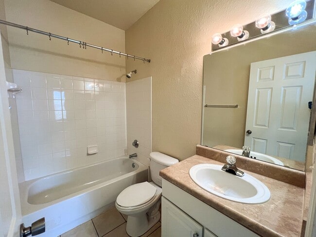 Building Photo - 2/2.5 Town Home in Magnolia Place Available NOW!
