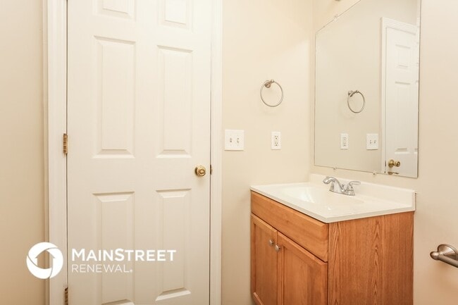 Building Photo - 2544 Old Matthews Rd