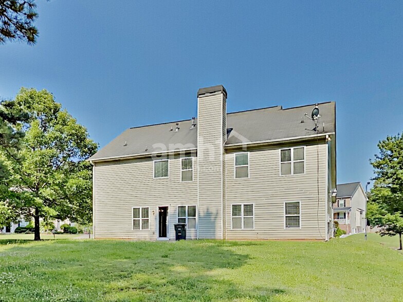 Building Photo - 3454 Mackenzie Ct