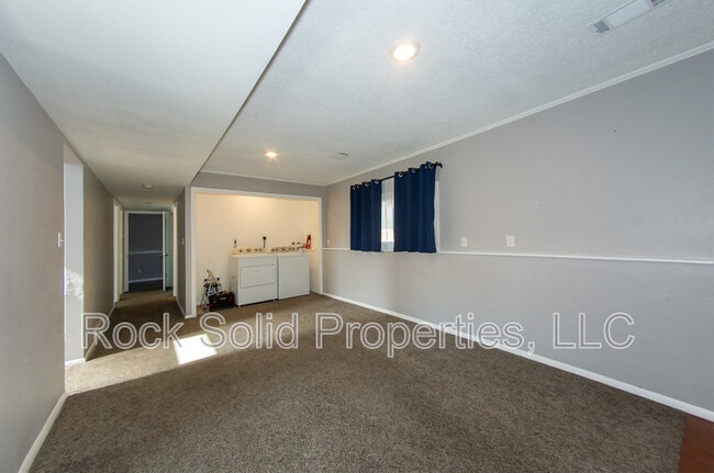 Building Photo - 5450 Atlantic Dr
