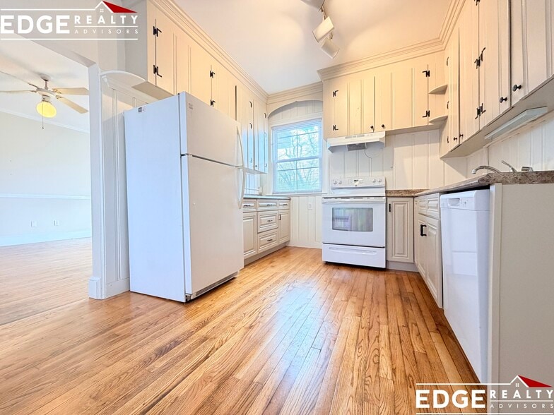 Building Photo - 11 Allen Rd