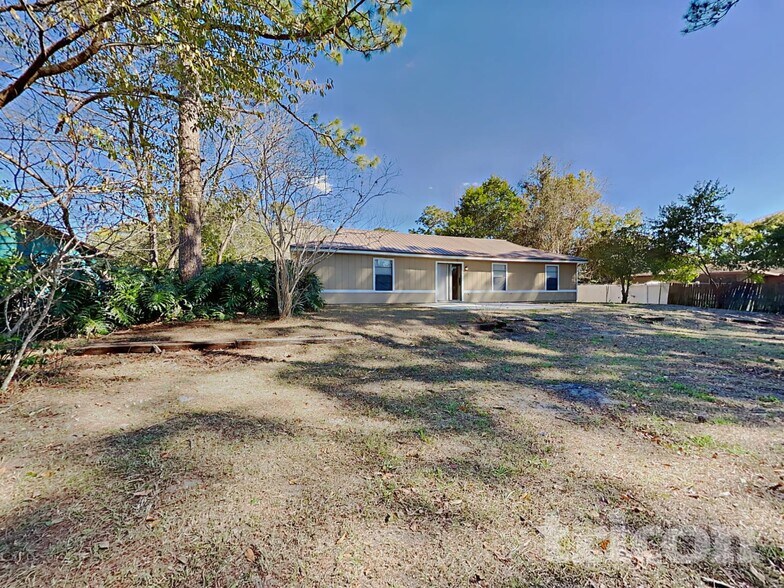 Building Photo - 2920 Malcolm Dr