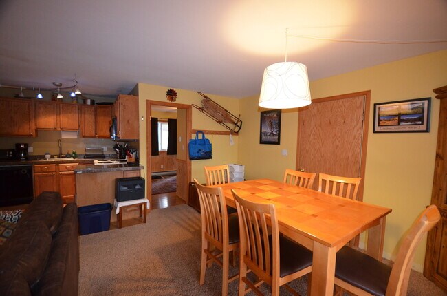 Building Photo - 27 Peaks View Ct
