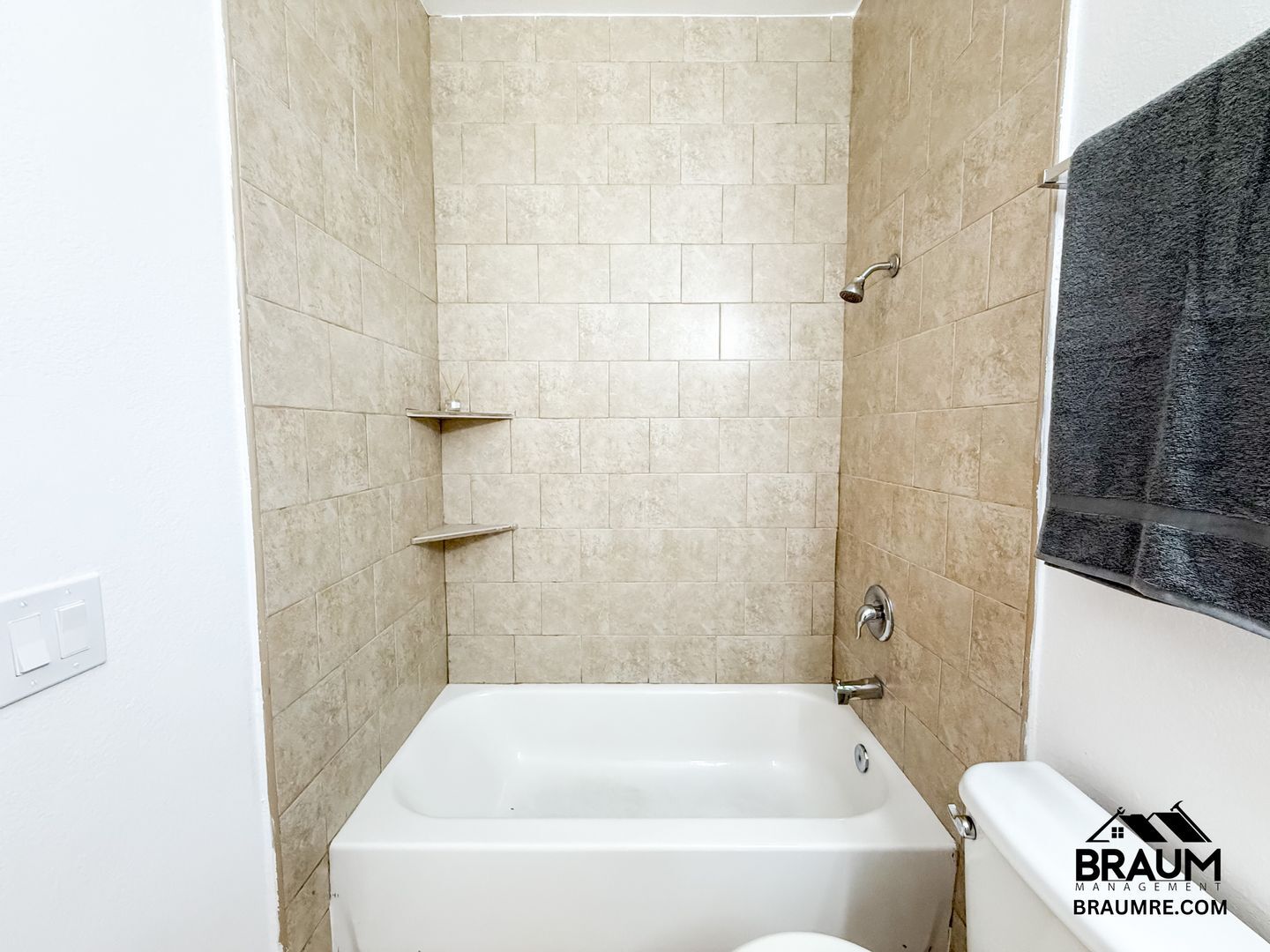 Building Photo - 11459 Collins St