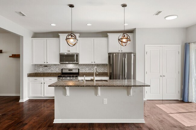 Building Photo - Gorgeous Single Family home in East Durham: Available Now