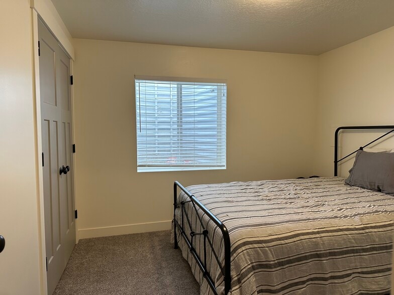 Building Photo - 4349 Half Mile Rd