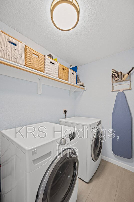 Building Photo - 9553 14th Bay St