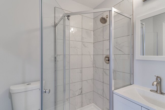 Building Photo - Brand New Luxury Temple Apartments