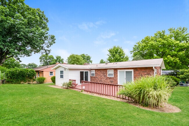 Building Photo - Charming 3 Bedroom in Cincinnati!