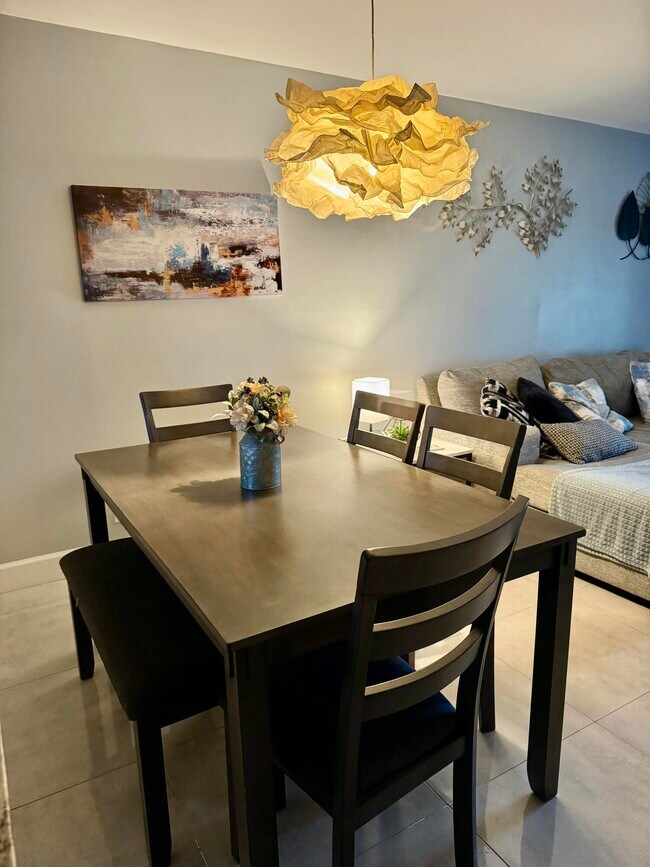 Building Photo - 2800 Fiore Way