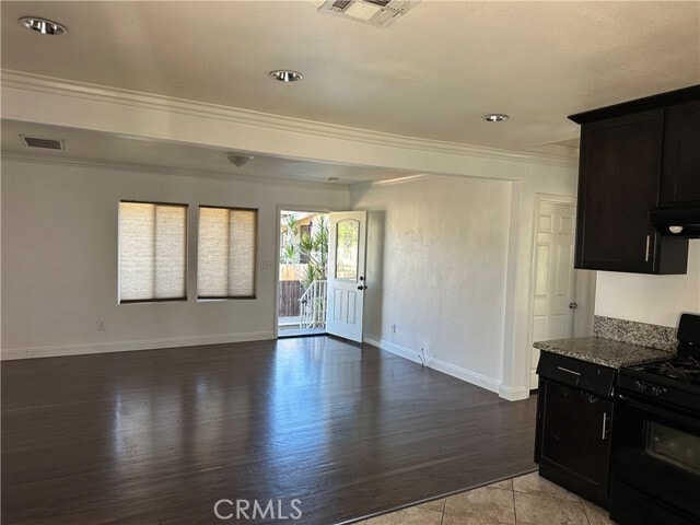 Building Photo - 5752 Jillson St