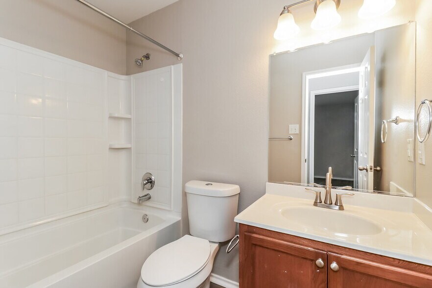 Building Photo - 817 Cathy Dr