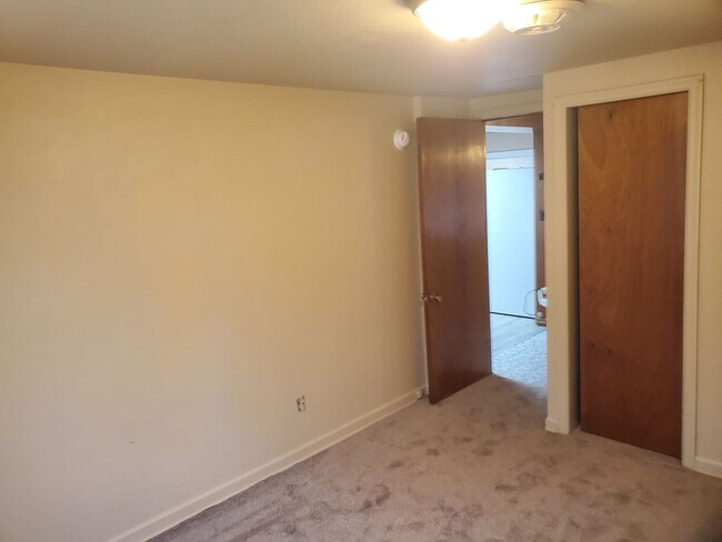Building Photo - Spacious 2 BR/ 1BA Spokane Valley Home