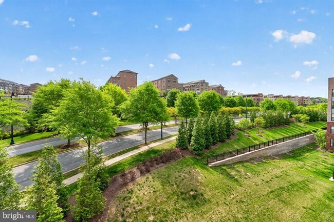 Building Photo - 102 St Ives Pl