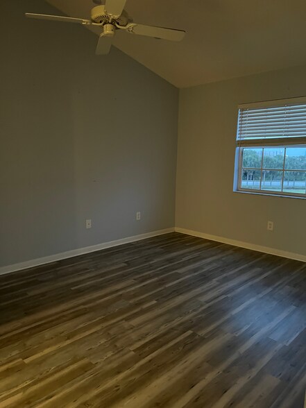 Building Photo - 2871 N Oakland Forest Dr
