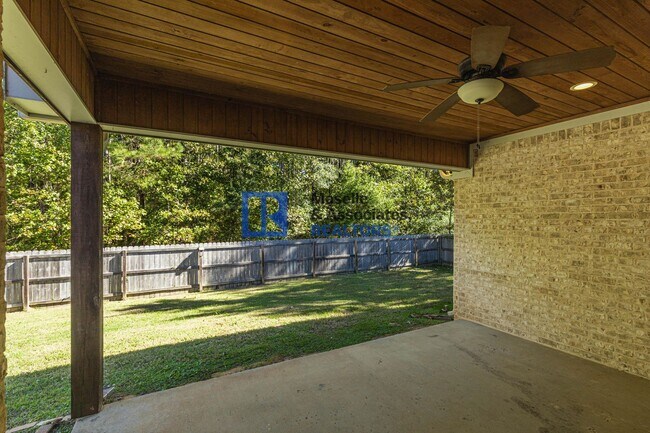 Building Photo - 3 Bed/2 Bath Home in Greenfield Station!!