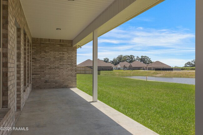 Building Photo - 113 Star Ln