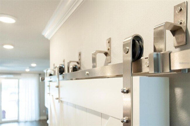 Building Photo - 1273 Savona Dr