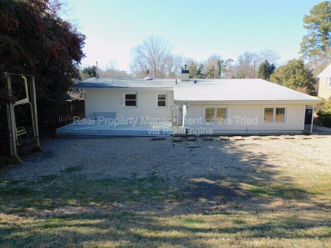 Building Photo - 3110 Canterbury St