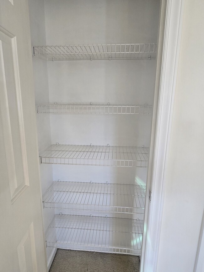 Building Photo - 5104 Grist Mill Ct