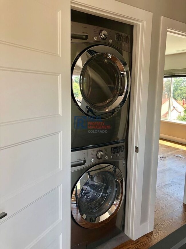 Building Photo - 4922 Lowell Blvd