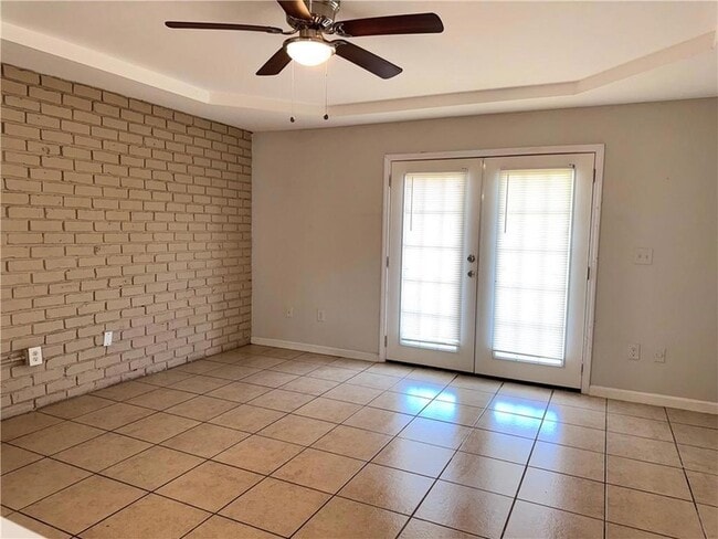 Building Photo - 7021 Yorktown Dr