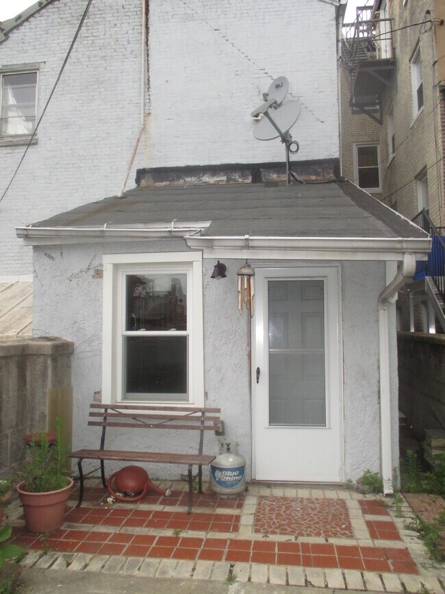 Building Photo - Townhome for rent in Upper Fells Point (Butcher's Hill)
