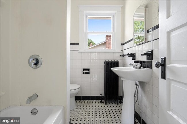 Building Photo - 1842 S Spring Rd