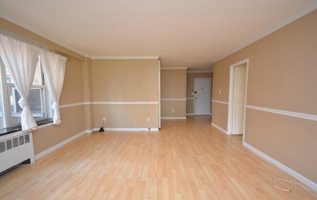 Building Photo - 145 Pinckney St