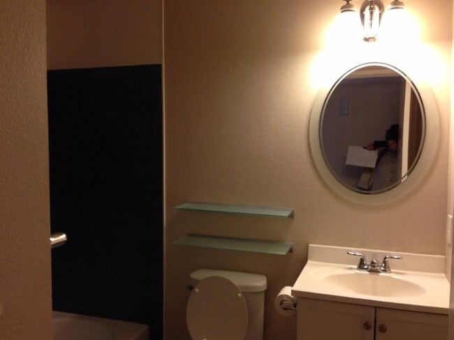 Building Photo - 5455 N Marty Ave