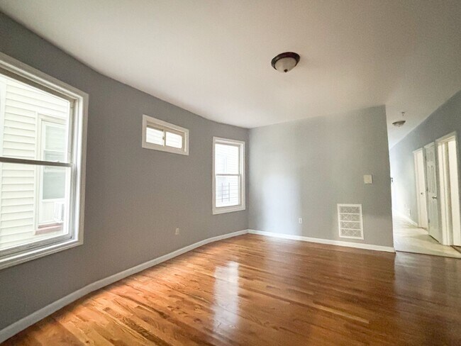 Building Photo - 144 Johnson Ave