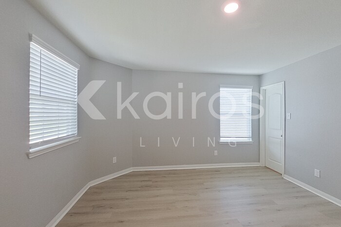 Building Photo - 10722 Hillside Creek Dr