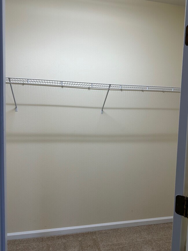 Building Photo - 627 Aeolian Dr