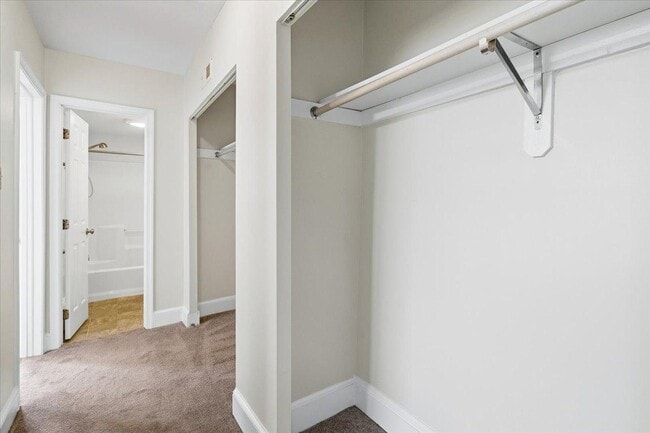 Building Photo - 100 E 8th St