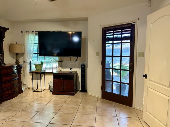 Building Photo - 1220 St John Loop