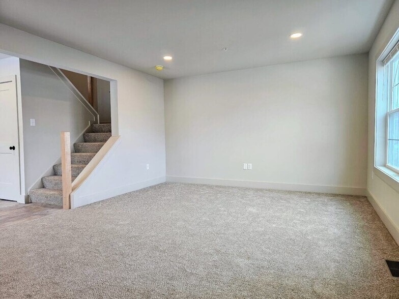 Building Photo - 950 N 9th St