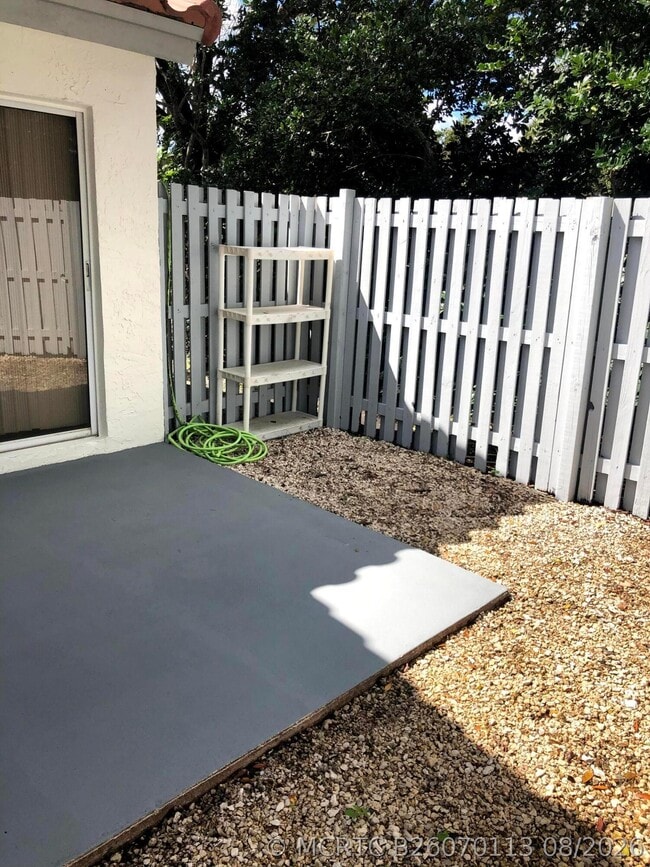 Building Photo - 1371 Cottonwood Cir
