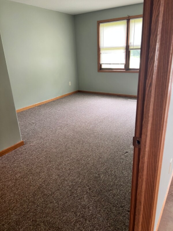 Building Photo - 262 Meadowbrook Ave