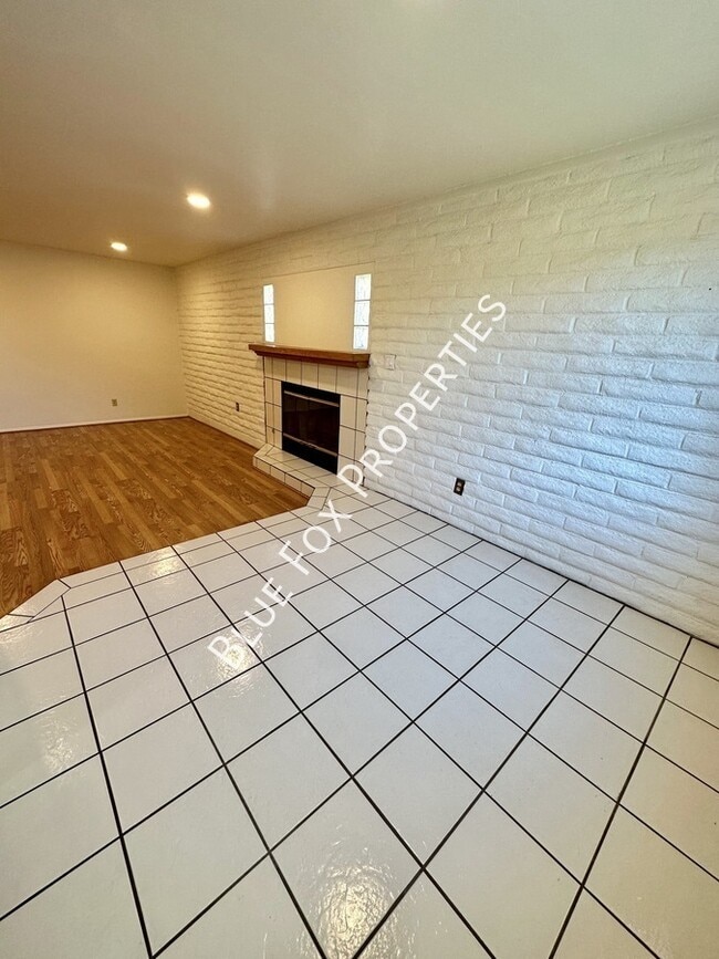 Building Photo - 8825 E Old Spanish Trail