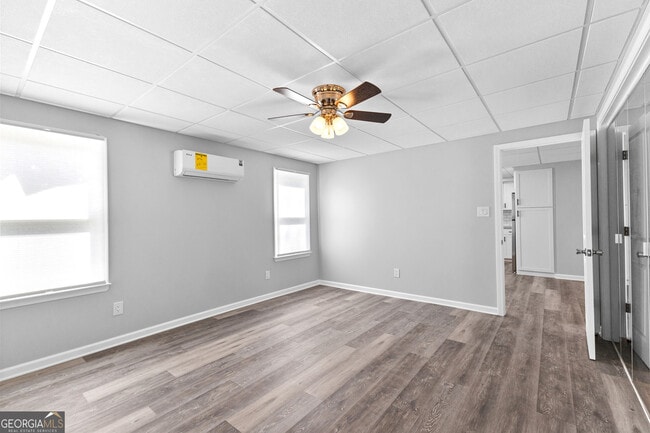Building Photo - 145 Noble Forest Dr