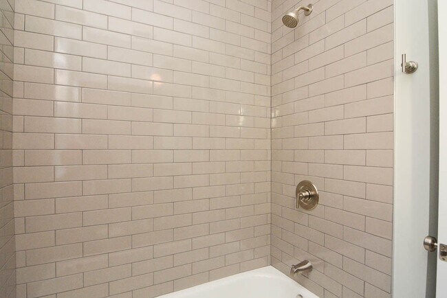 Building Photo - 919 Crain St