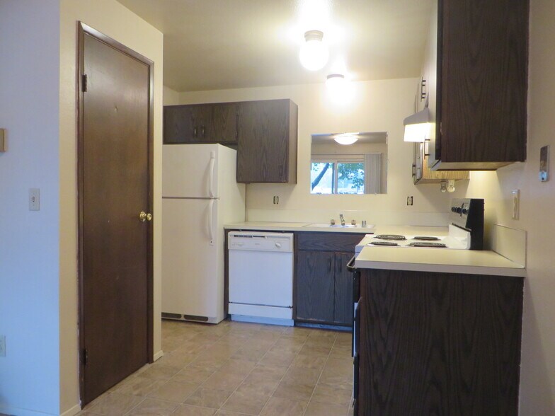 Building Photo - 11020 122nd St E