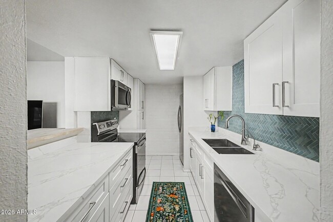 Building Photo - 4170 N 81st St