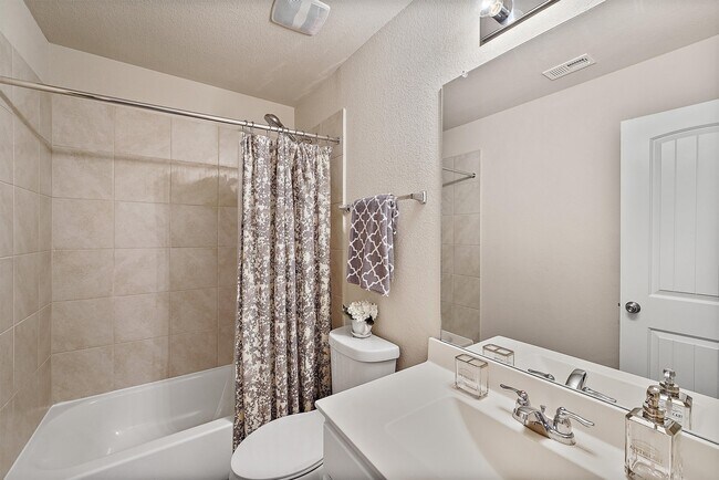 Building Photo - 3242 Alberelli Dr